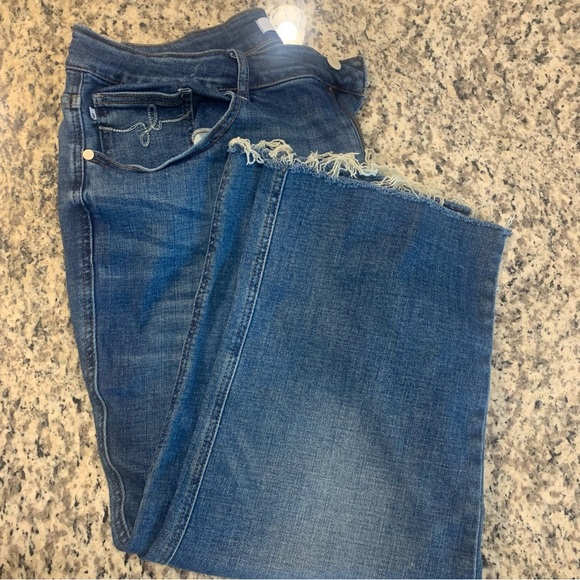 Judy Blue Wide Leg Crop Jeans - Picture 1 of 7